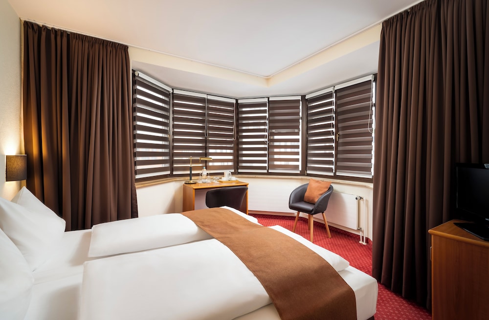 Double Room, 1 Queen Bed, Non Smoking, Private Bathroom photo 1