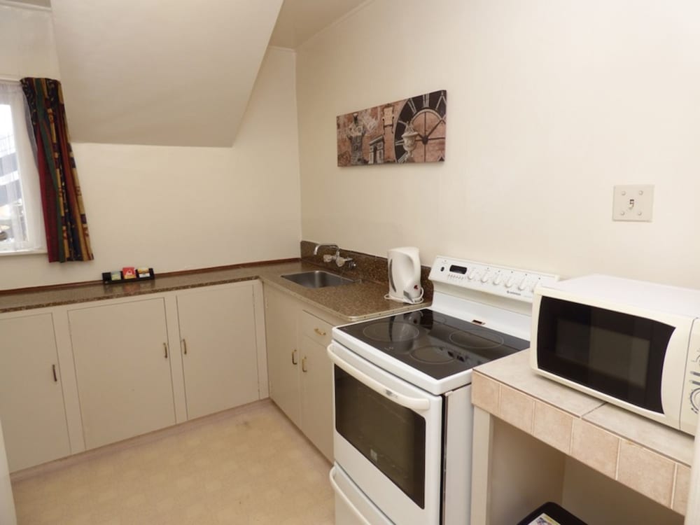 One Bedroom Family - Photo 6
