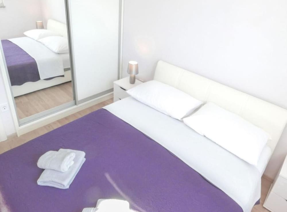 Apartment (Three Bedroom Apartment With Terrace )