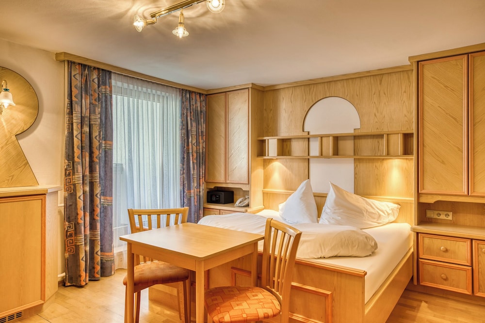 Basic Double Room, Annex Building photo 2