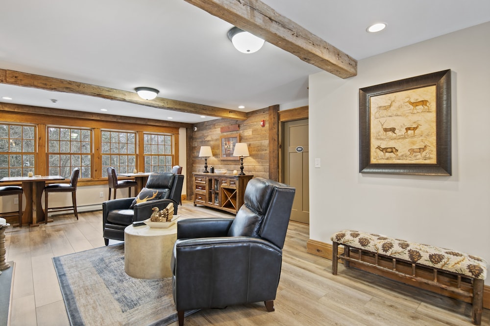 Family Room - Photo 8