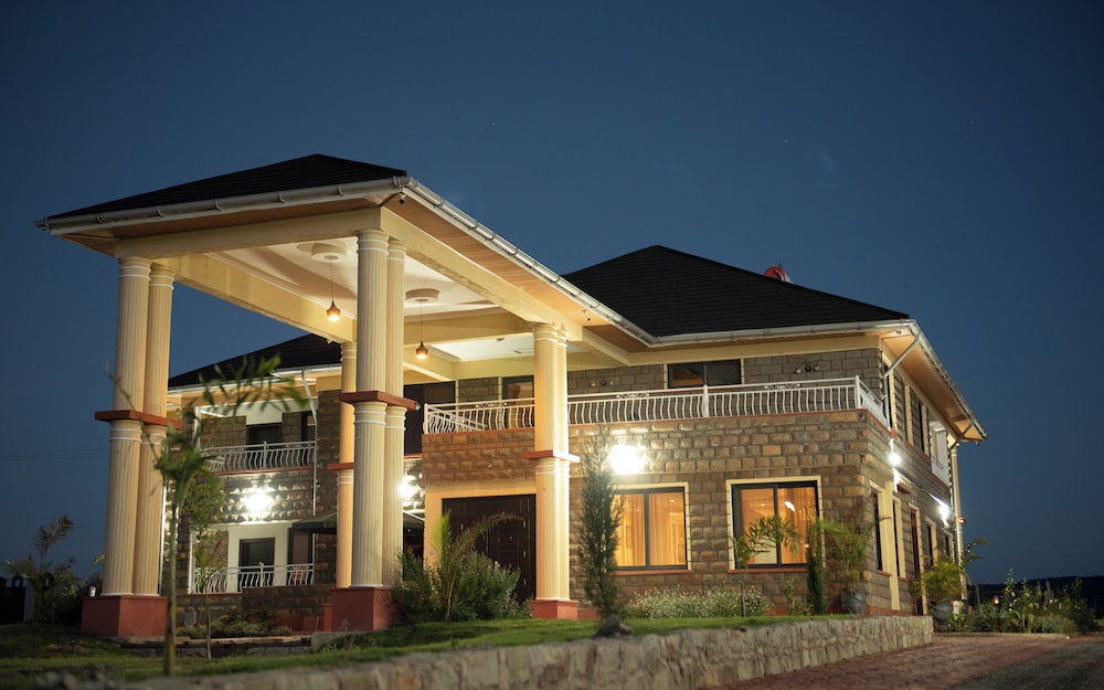 Exclusive House, 6 Bedrooms, Hill View photo 1