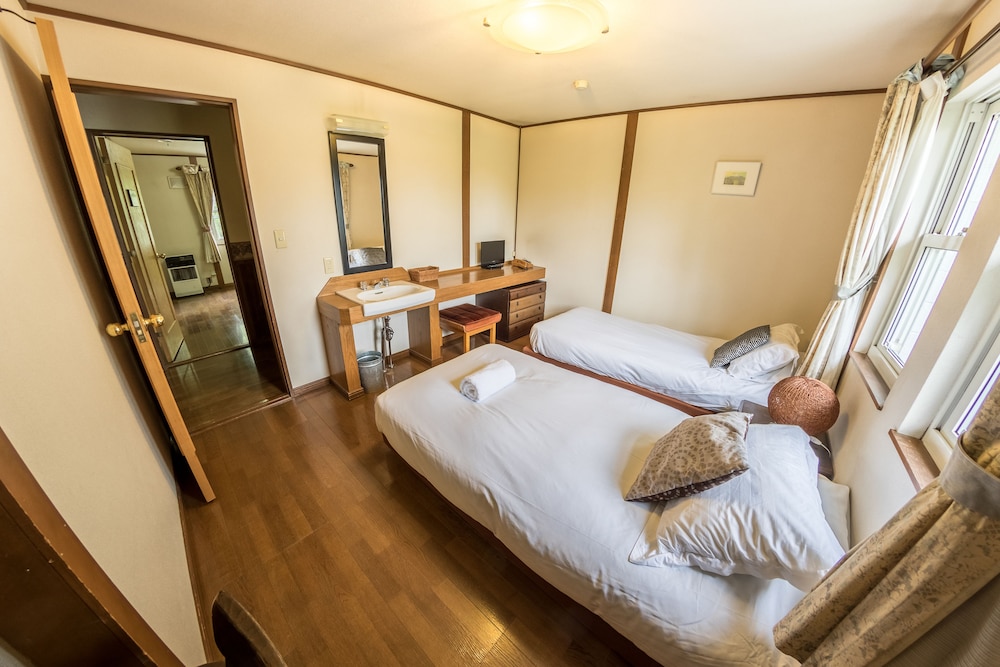 Double or Twin Room photo 3