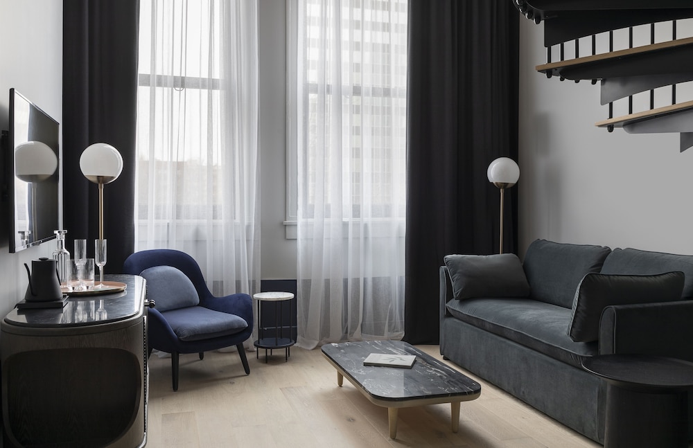 Superior Suite, 1 King Bed With Sofa Bed (Loft Suite) - Photo 4