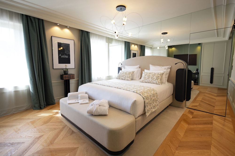 Deluxe Double Room, Pool View