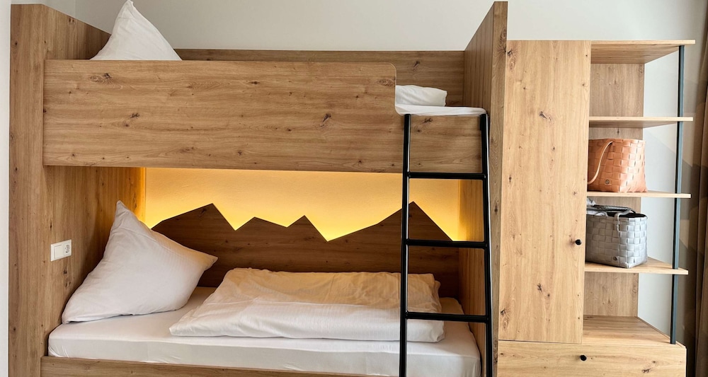 Suite, 2 Double Beds, Balcony (Separate Living Room) - Photo 5