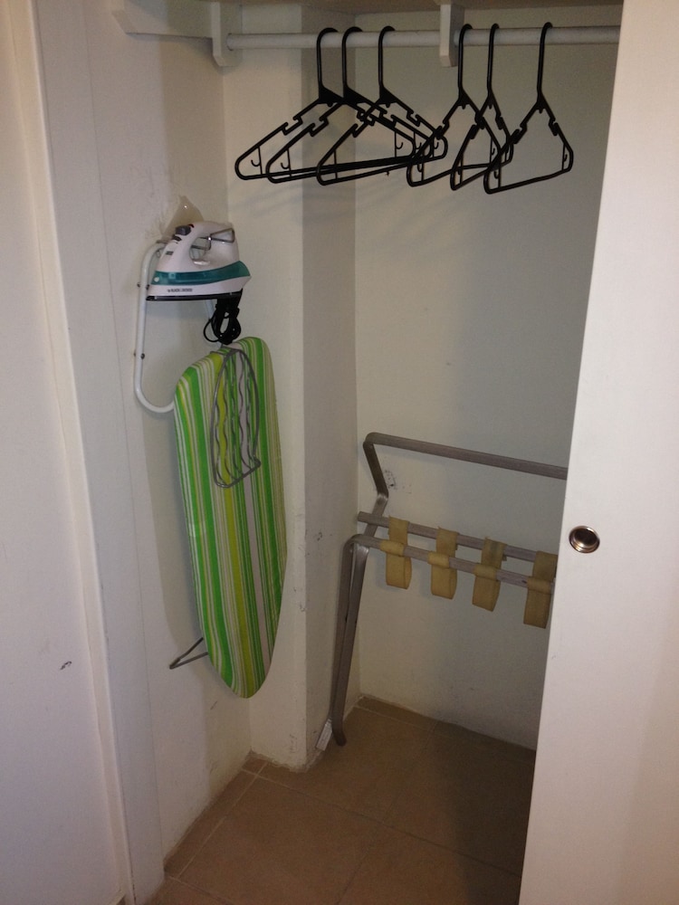 Standard Studio Suite, 2 Bedrooms, Kitchen photo 3