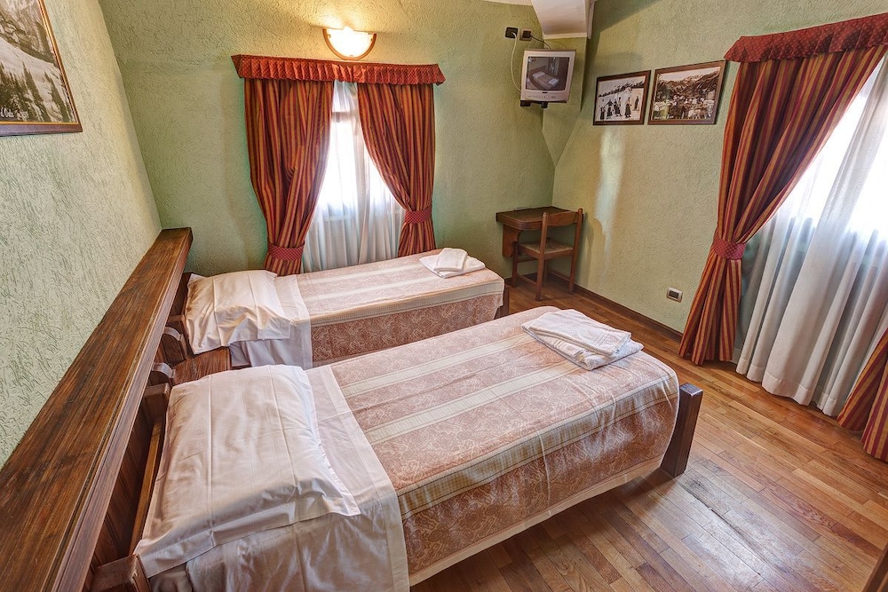 Standard Double or Twin Room, Mountain View