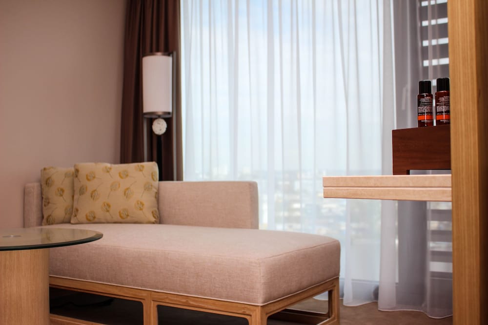 Deluxe Room, 1 King Bed - Photo 2