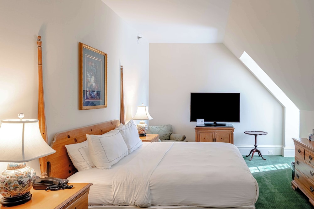 Room, 1 King Bed, Jetted Tub photo 2