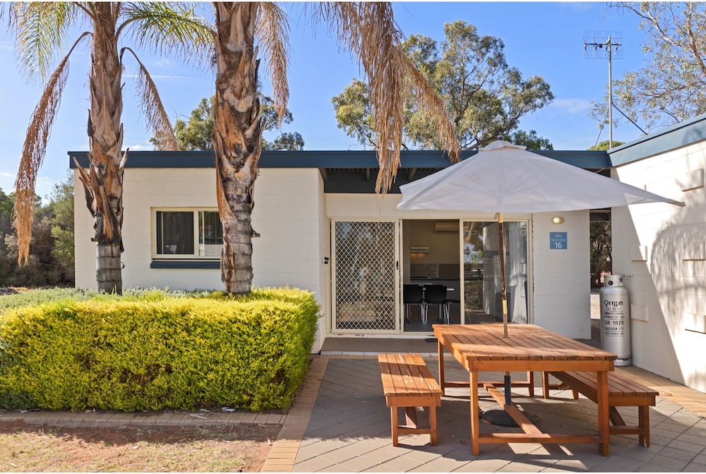 Superior 2 Bedrooms Unit - Pet Friendly photo 1
