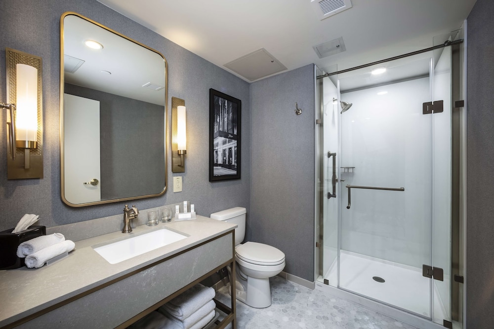Presidential Suite, Multiple Beds, Bathtub (Mobility & Hearing) photo 2