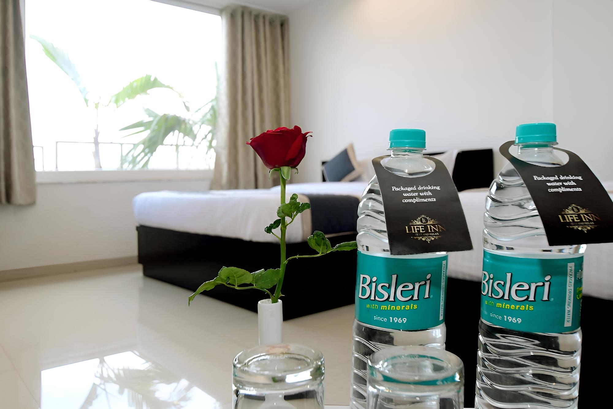 Deluxe Double Room - Photo 11
