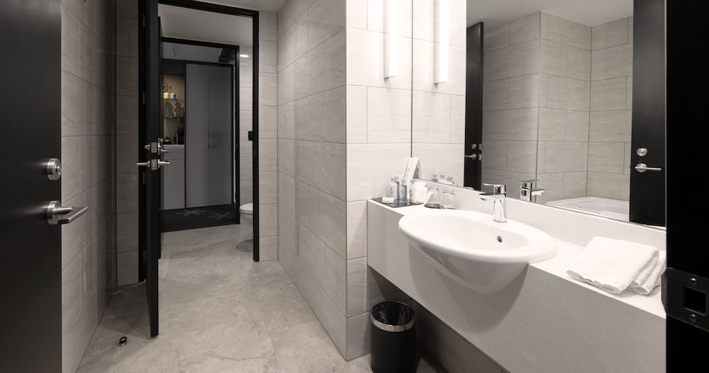 Premium Family Suite (incl Sky Tower Family Pass) - Photo 5
