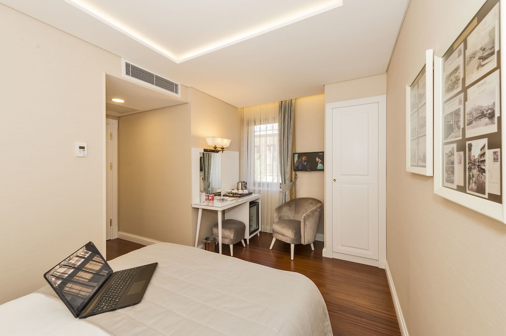 Standard Double Room Single Use photo 2