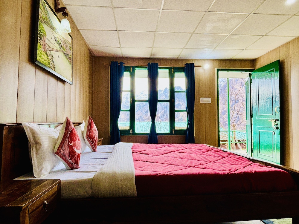 Deluxe Room - Photo 2