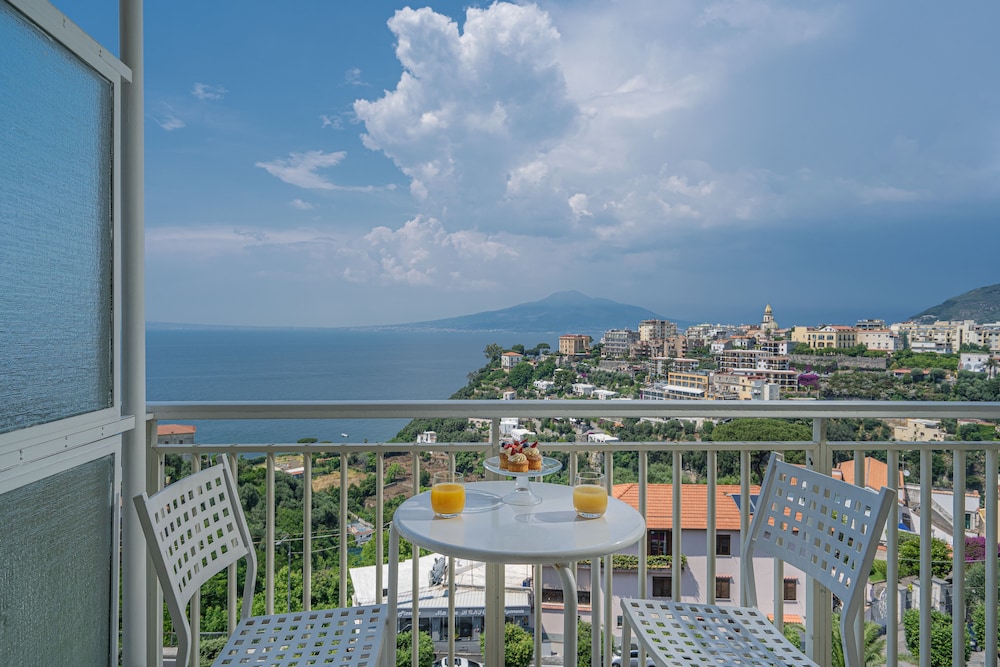 Standard Double or Twin Room, Balcony - Photo 6