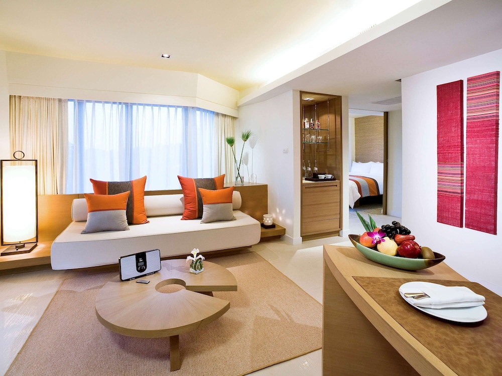 Premium Room, 2 Bedrooms (1 King Size and 2 Single Size Beds)