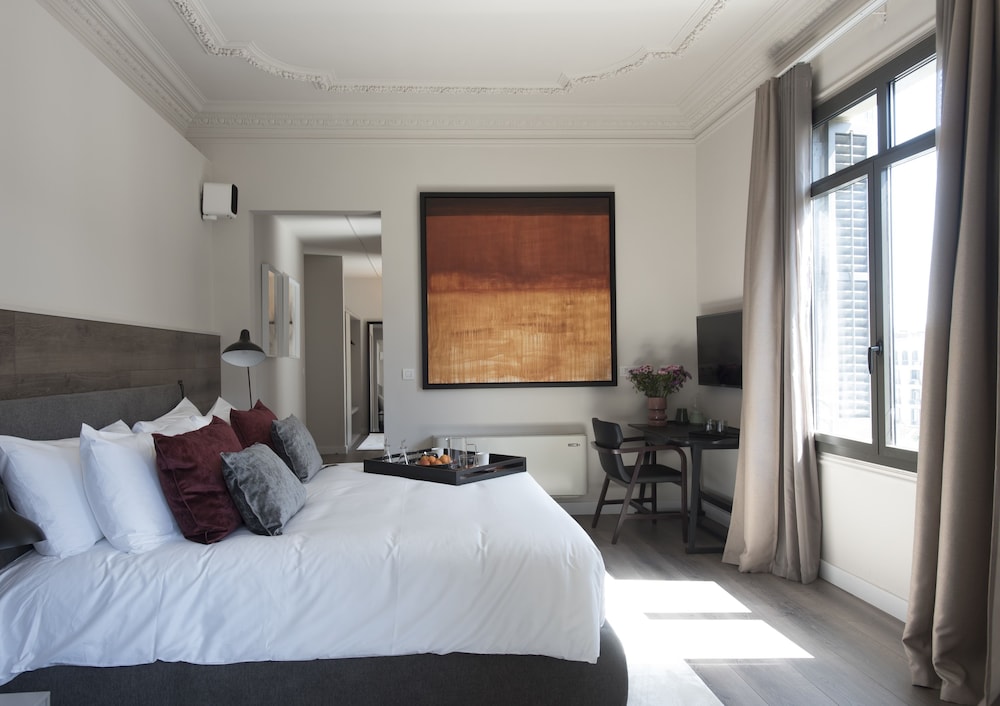 Luxury Suite, 5 Bedrooms, City View