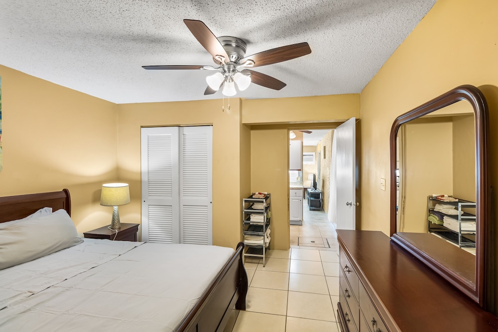 Condo, 1 Bedroom photo 2