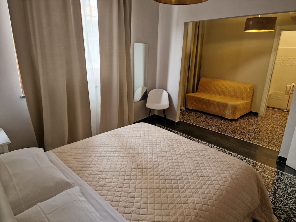 Single Room photo 3