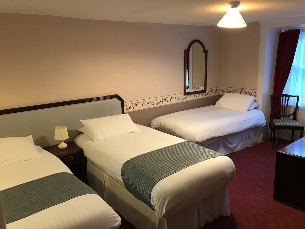 Basic Room, Shared Bathroom