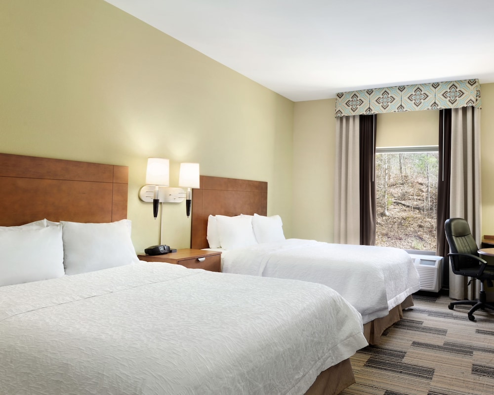 Room, 2 Queen Beds, Accessible, Bathtub (Mobility) - Photo 2