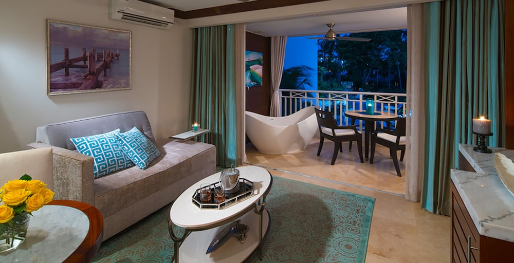Luxury Suite, 1 Bedroom, Garden View (Crystal Lagoon Luxury Suite)