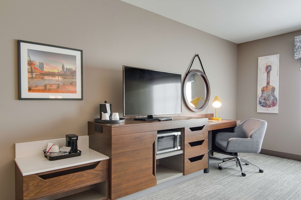 Room, 2 Queen Beds, Accessible, Bathtub (Hearing) - Photo 3