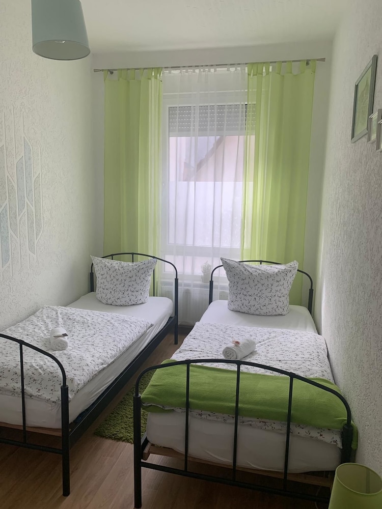 Twin Room (7 - no shower) photo 1