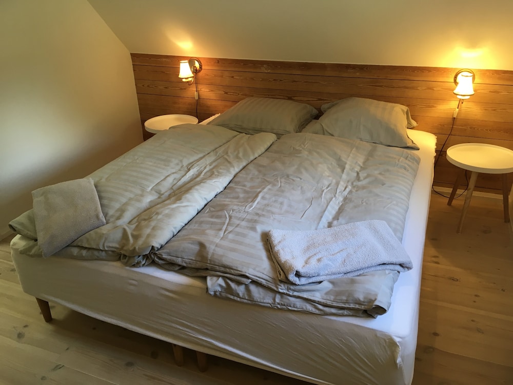Family Apartment, Multiple Beds (25D)