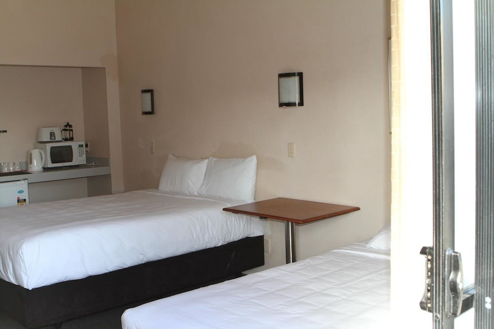 Family Twin Room, 2 Bedrooms, Accessible
