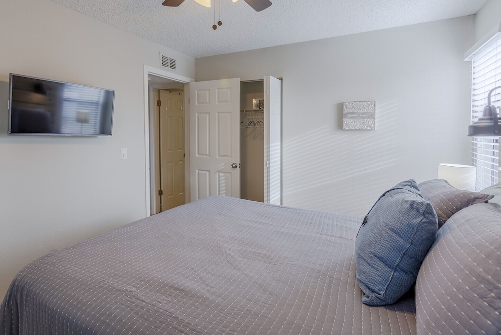 Apartment, 2 Bedrooms, 2 Bathrooms photo 3