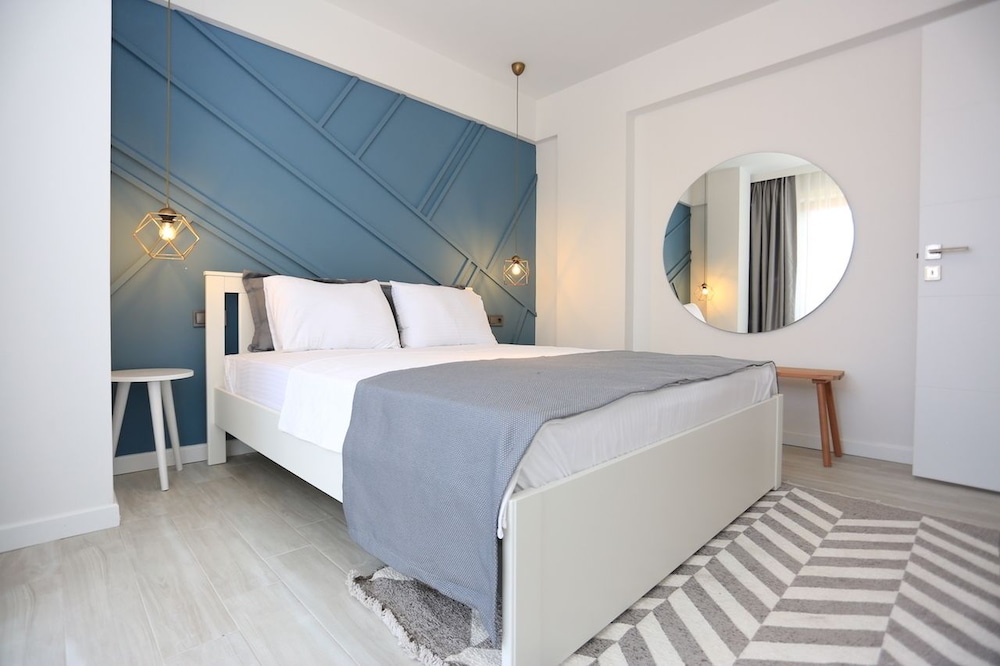 Romantic Apartment, 2 Bedrooms, Kitchen, Sea View