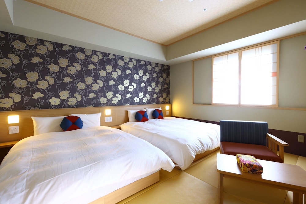 Corner Twin Room, Non Smoking No Housekeeping - Photo 3