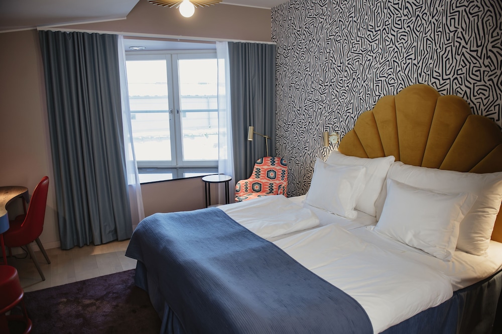 Standard Twin Room - Photo 4
