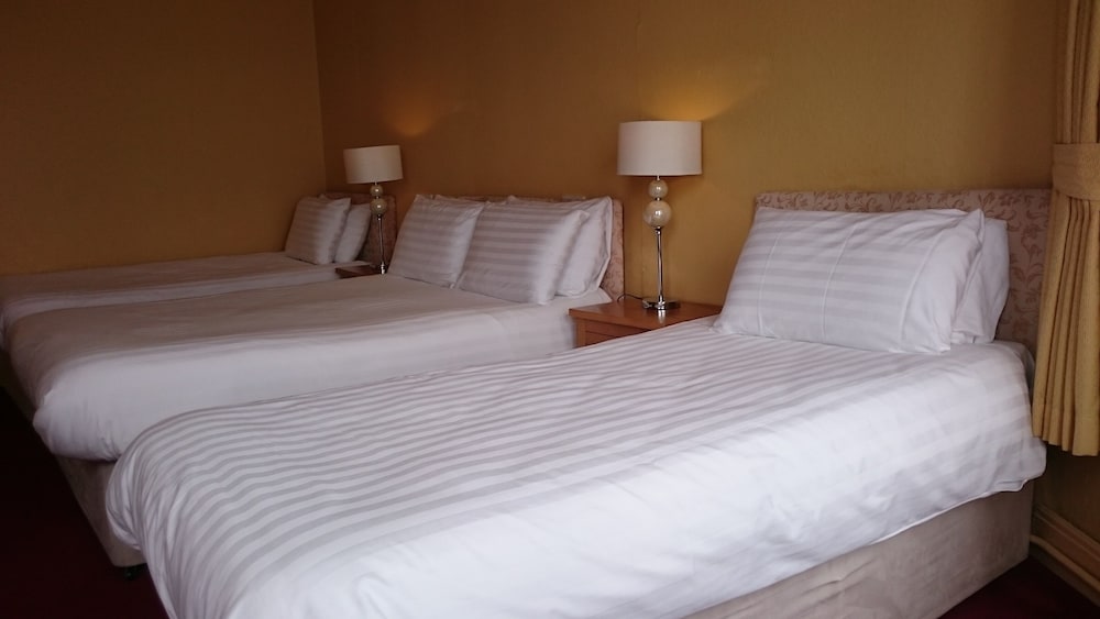 Family Room, Multiple Beds (View)