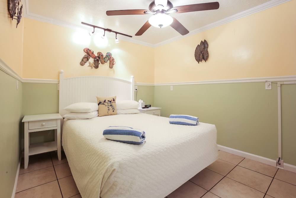 Palms Villa (Not Pet Friendly)
