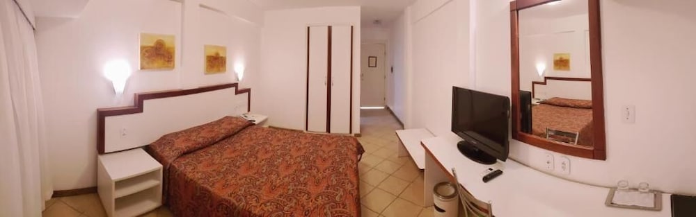 Deluxe Room - Photo 8