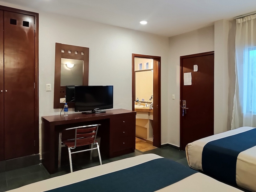 Economy Room, 2 Double Beds, Non Smoking photo 2