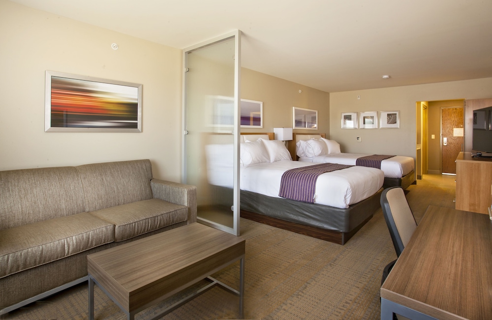 Suite, Multiple Beds, Accessible (Communication, Accessible Tub)