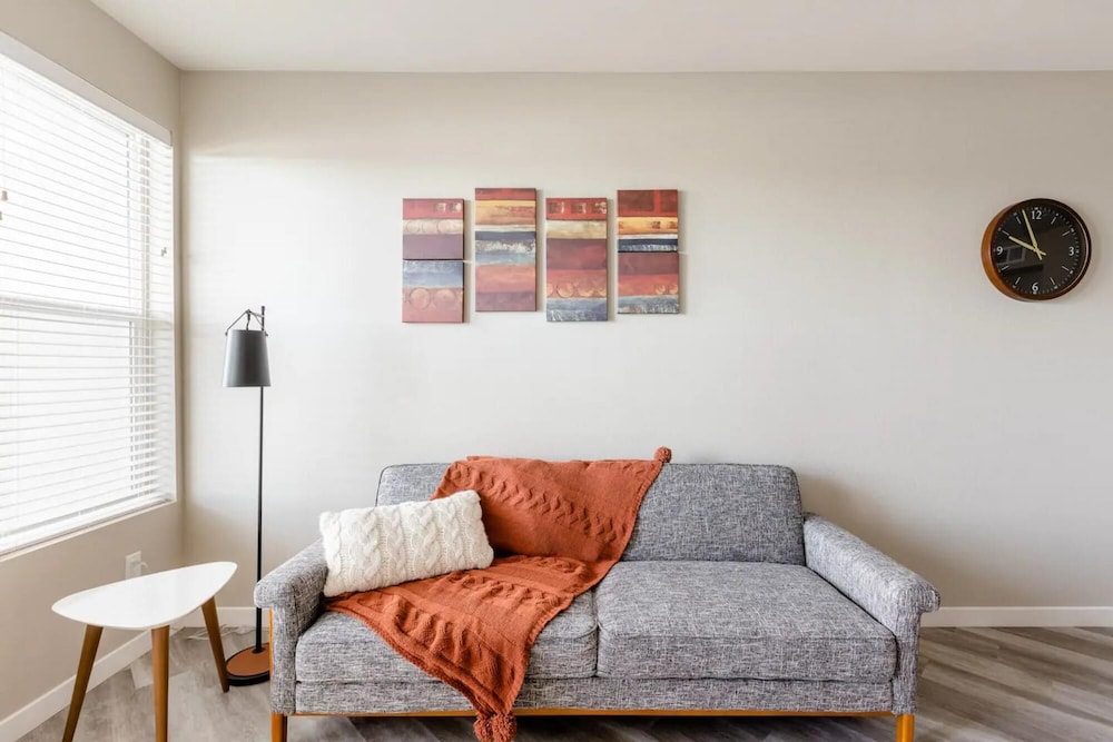 Minimalist Apt w Private Balcony Gym Sky Lounge, Billede 27