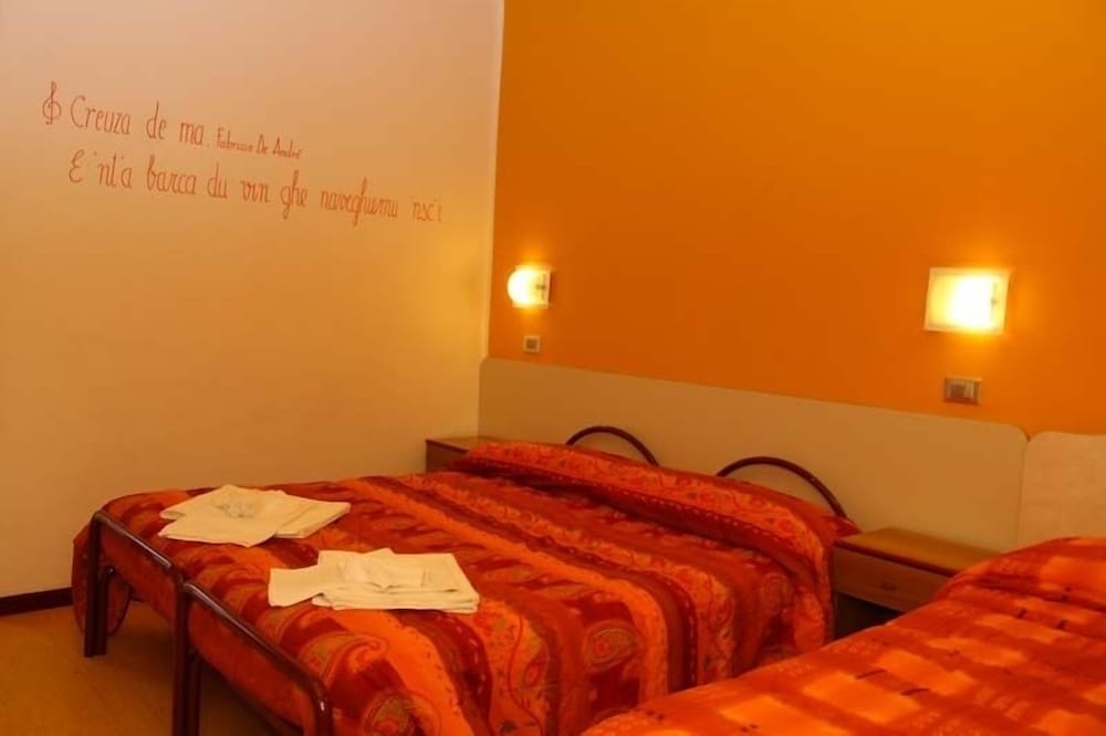 Classic Triple Room photo 1