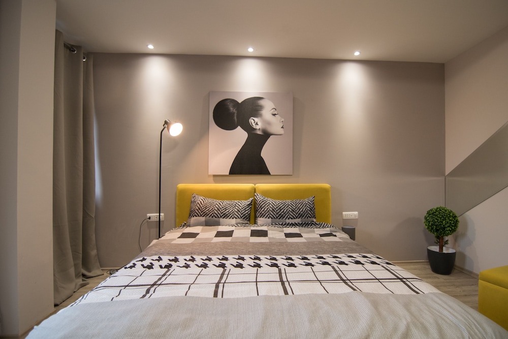 Deluxe Double Room - Photo 10