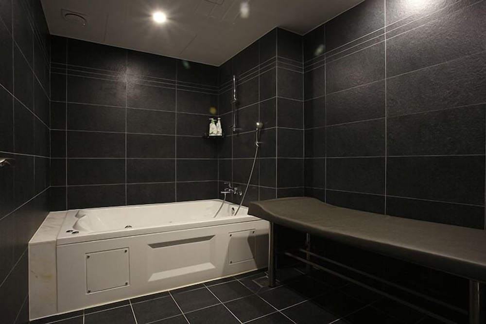 Deluxe Twin Room photo 3