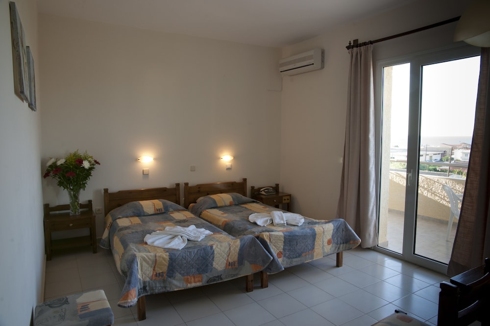 Standard Double or Twin Room photo 1