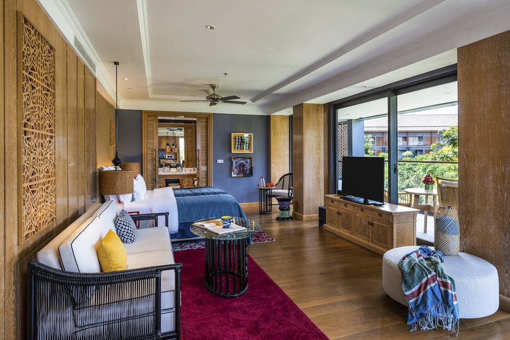 Premium Suite, 1 King Bed (Sagar)