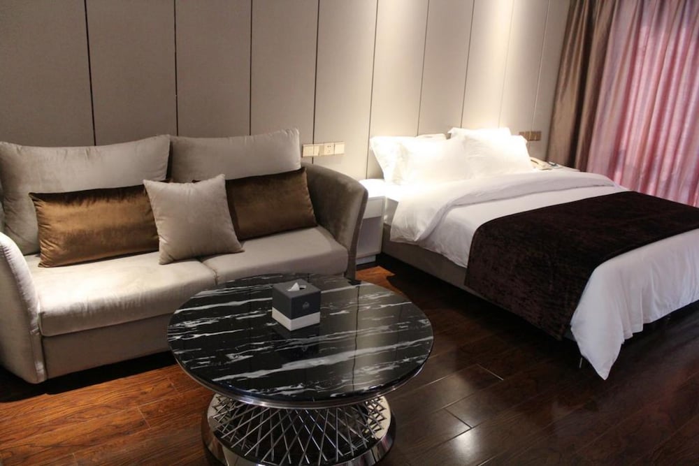 Suite, 1 King Bed, Non Smoking