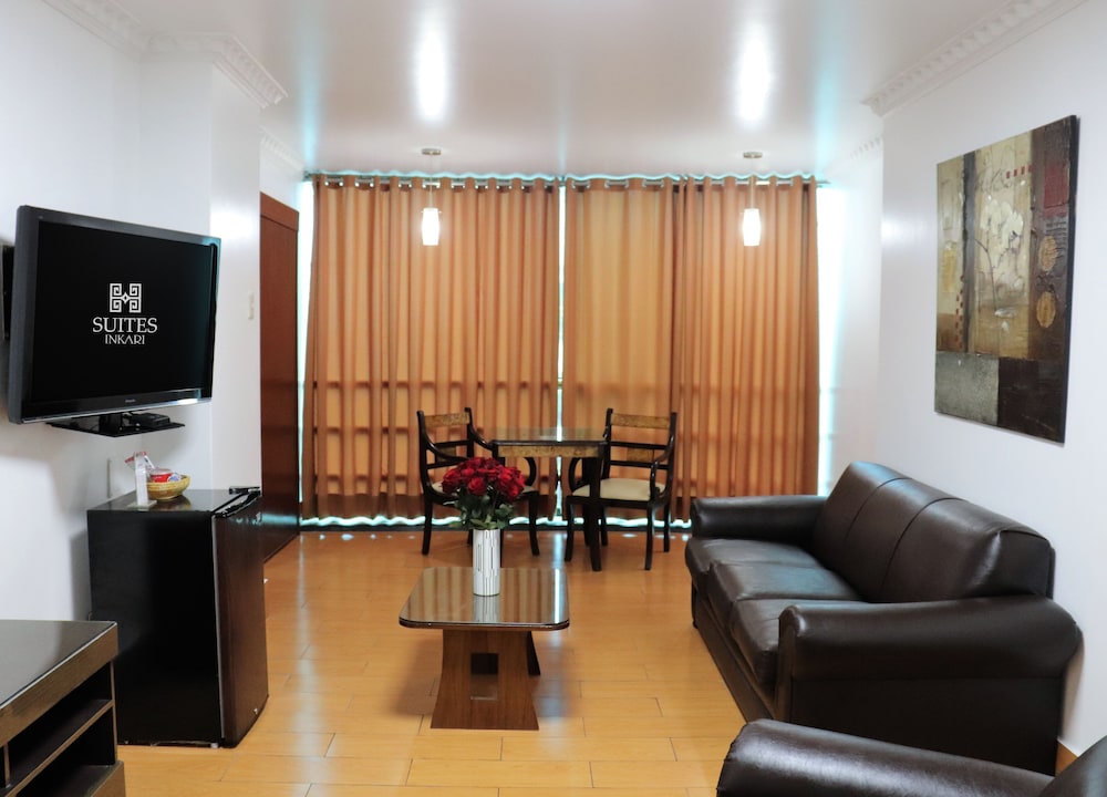 Deluxe Suite - Photo 5
