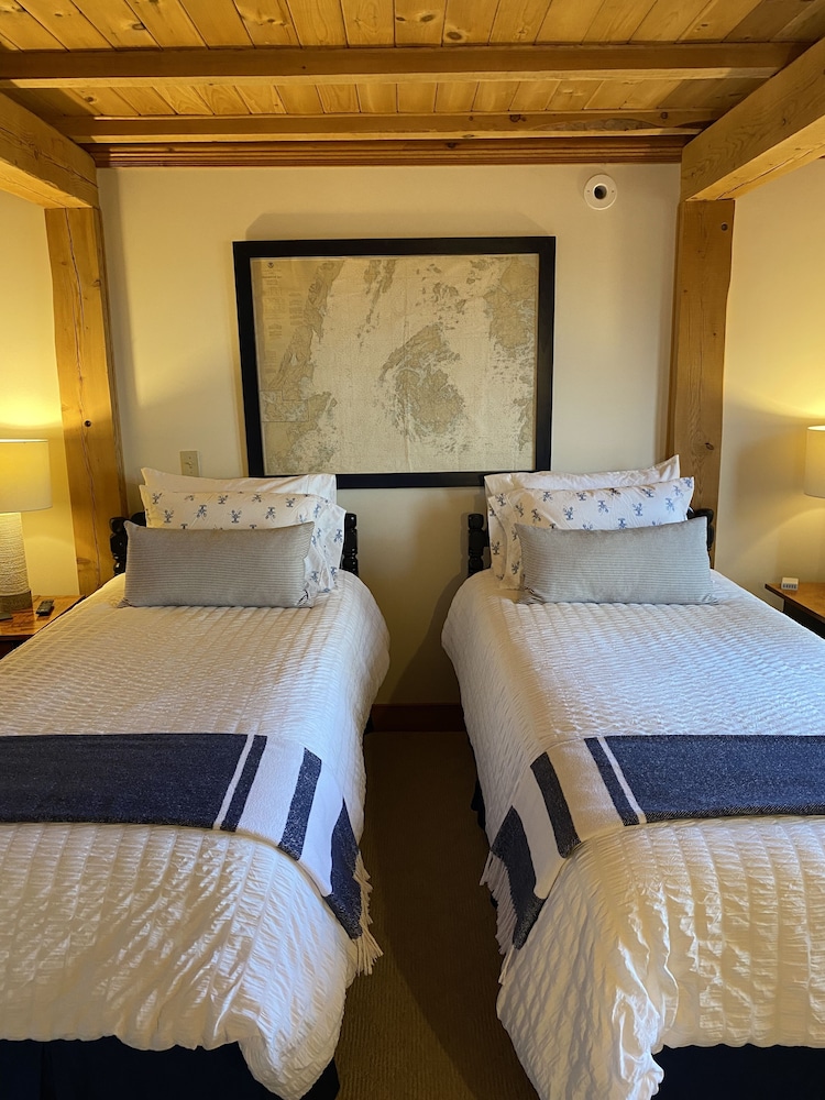 Room, 1 King Bed, Garden View (Chart Room) photo 3